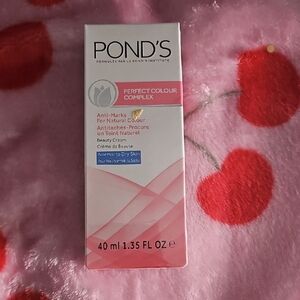 POND'S Perfect Colour Complex Moisturizer - Pink